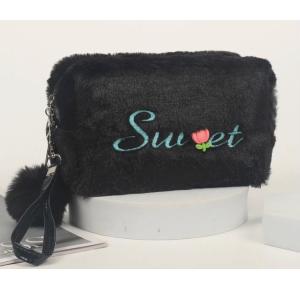 Necessaire pelucia  Com Pompom cor:Preta